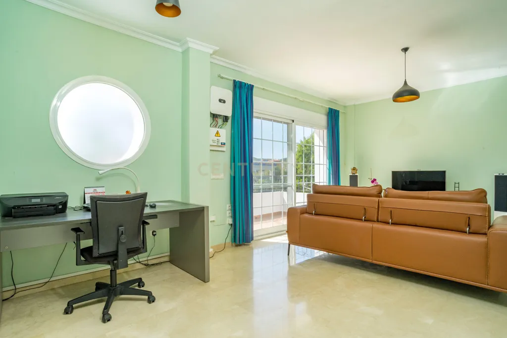 Bureau - Chalet with Pool and Terrace in Fuengirola