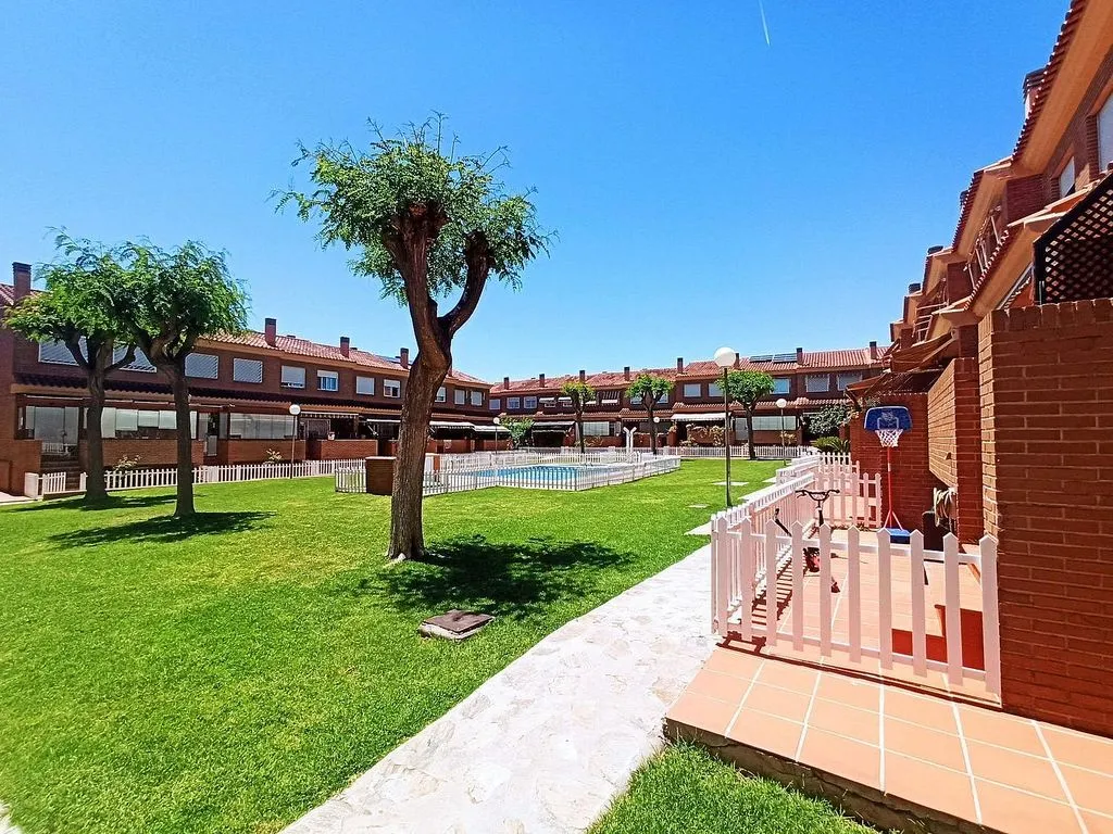 Piscine - Semi-Detached House with Pool in Los Girasoles