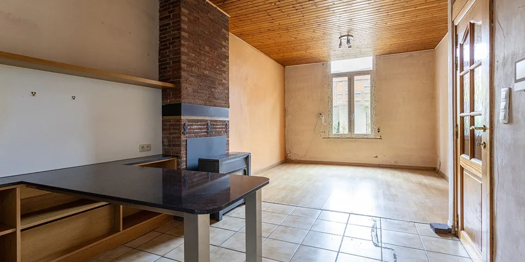 Elutuba - Renovatable Terraced House with Garden in Mortsel
