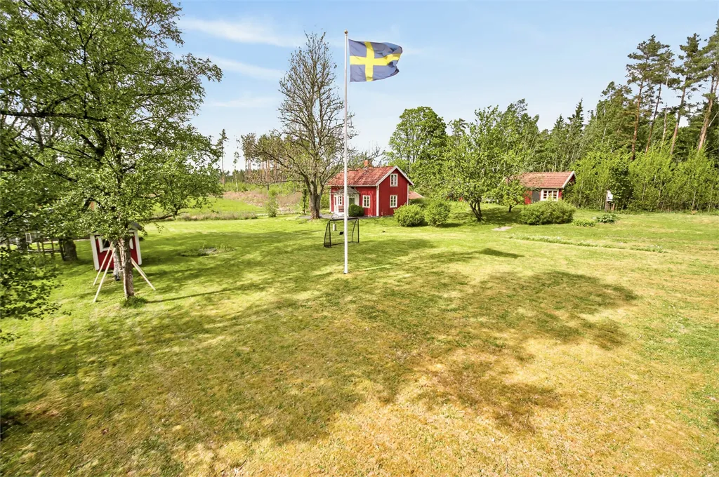 Jardin - Renovated Holiday Home with Pool in Ängby