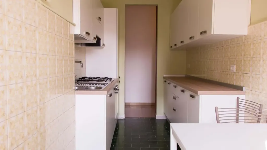 Cuisine - Modern Studio with Balcony in Milan