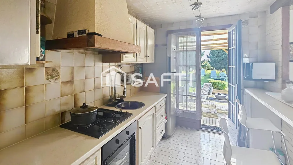 Cuisine - Maison avec jardin et 3 chambres à Beauficel-en-Lyons
