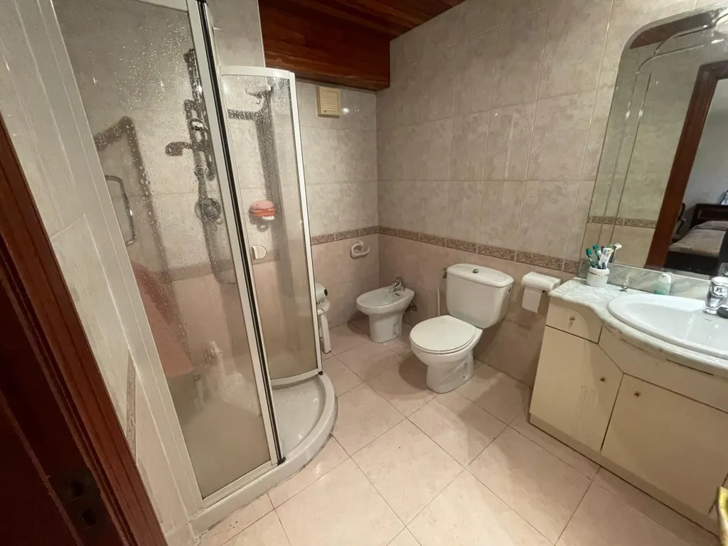 Bathrooms - Chalet with Garden in Arrankudiaga