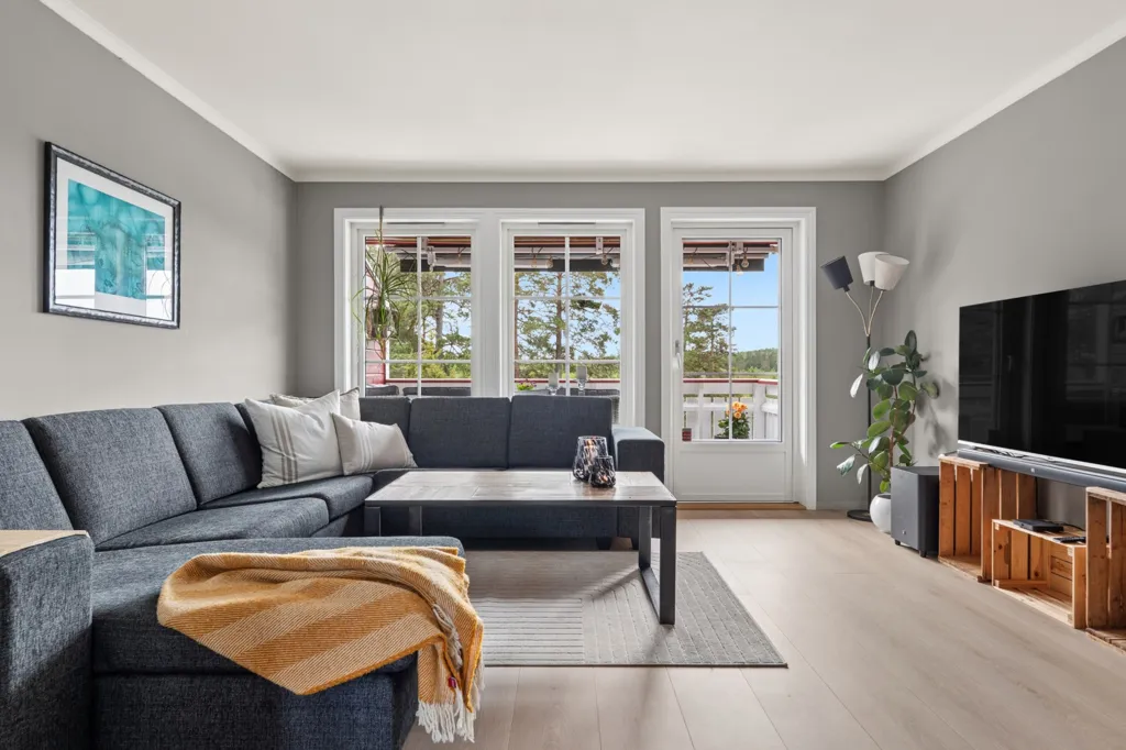 Elutuba - 3-Bed Flat with Garden in Kodal