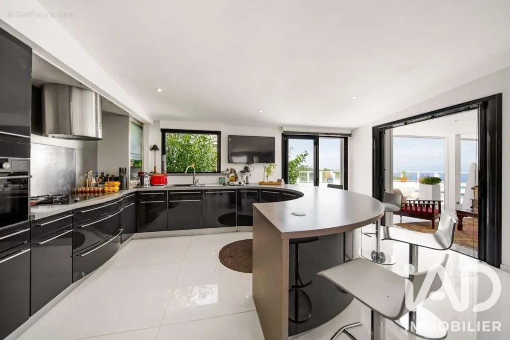 Cuisine - Villa T7 avec Vue Panoramique sur l'Océan à La Montagne