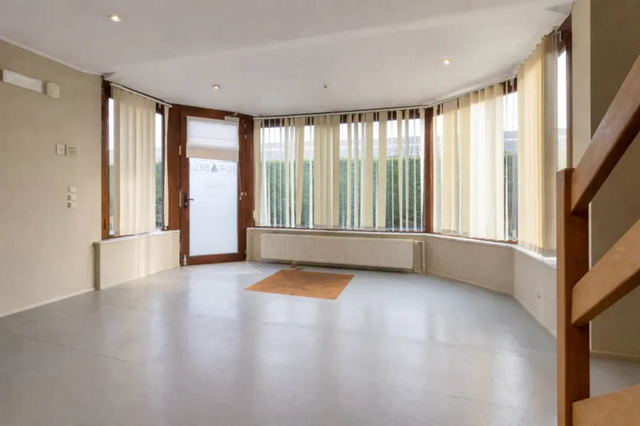 Séjour - Ensemble Professionnel avec Bureaux et Entrepôt à Wavre