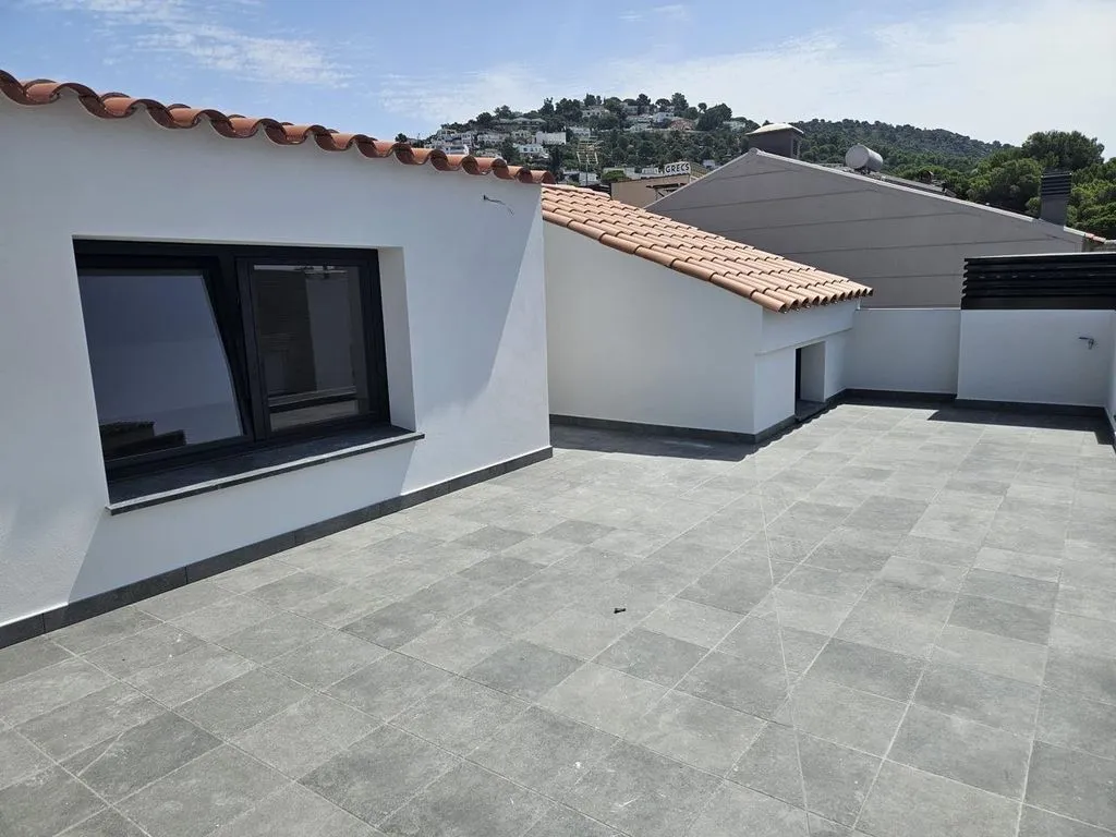 Terrass - Newly Built Apartment with Sea View in Els Grecs