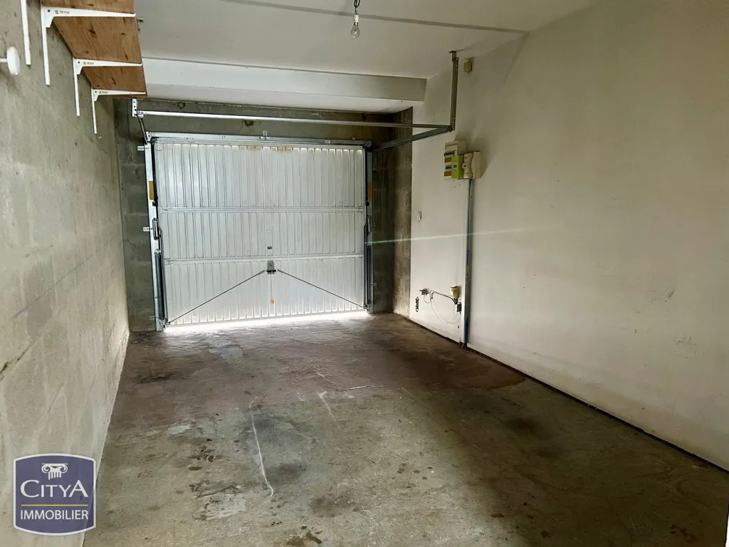 Garage - Pavillon de Plain-Pied avec Jardin à Alençon