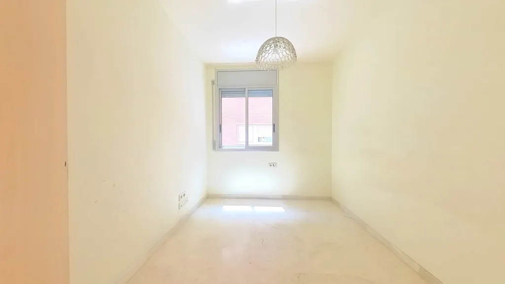 Toad - Occupied Flat with Terrace in Sabadell