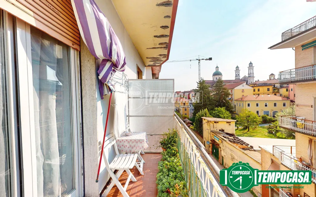 Balcon - Renovated Apartment with Balconies in Ovada