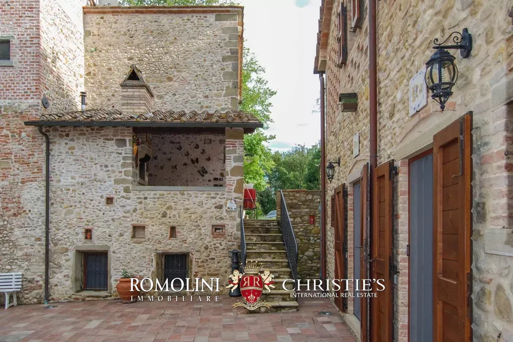 Aed - Estate with Vineyard in Anghiari, Tuscany