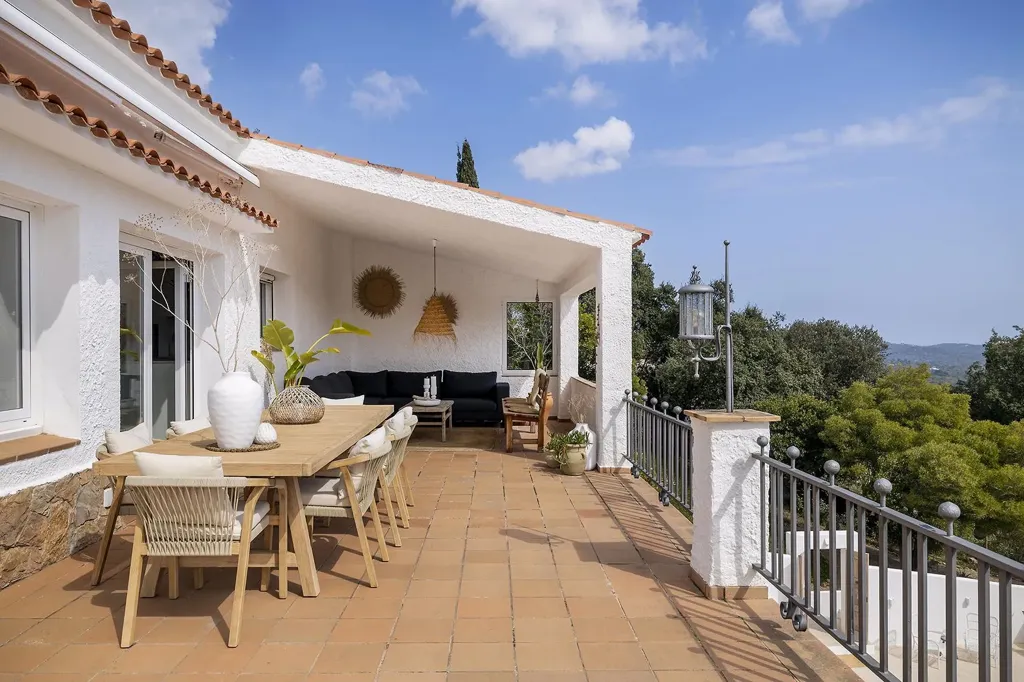Terrasse - Renovated Villa with Sea View in Vall-Llobrega