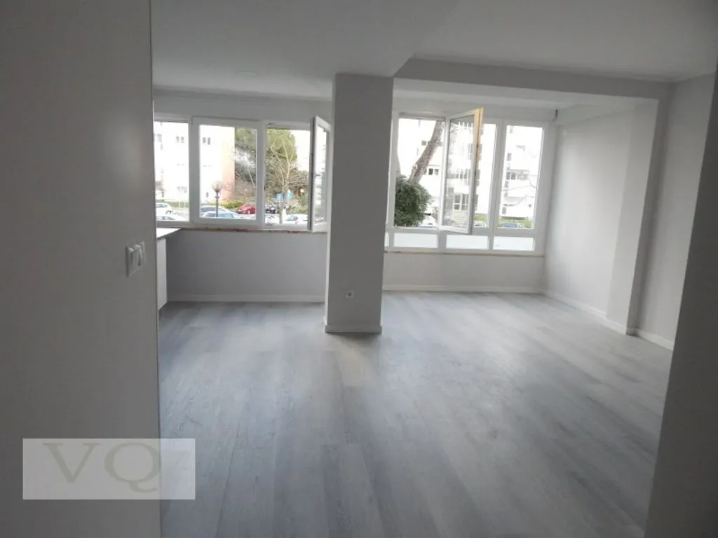 Séjour - Renovated Flat with Solar Orientation in Oeiras