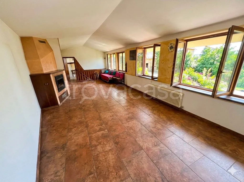 Séjour - Cascina with Private Garden in Roletto