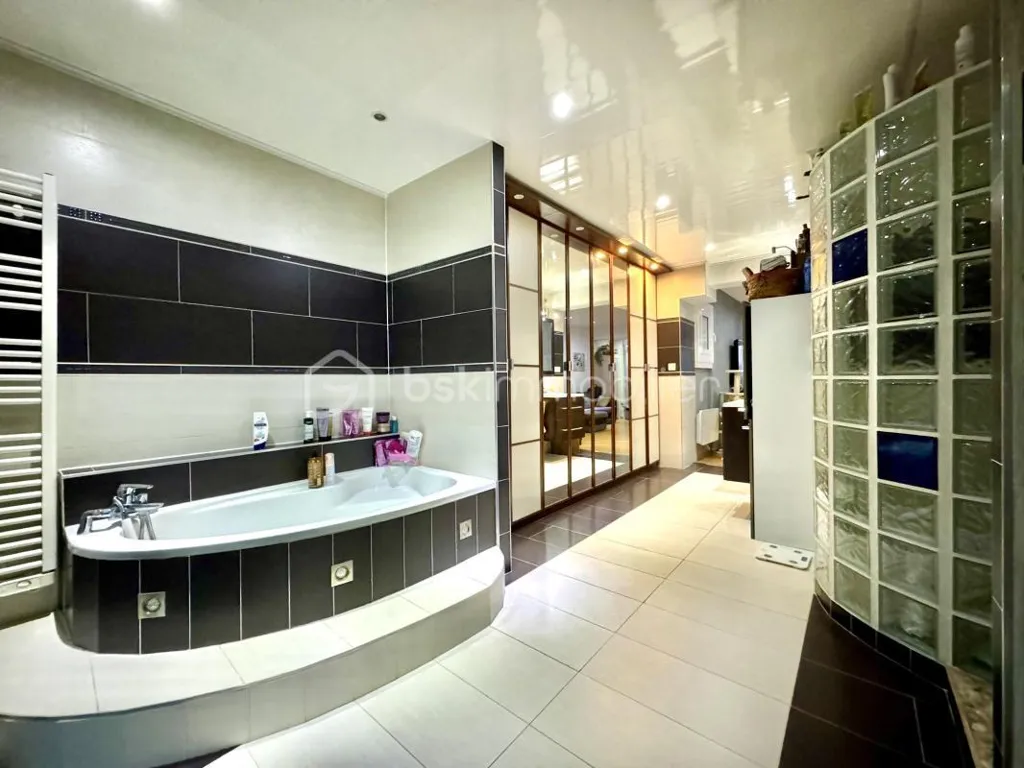 Salles de bain - Maison d'Architecte avec Vue Dégagée à Fublaines