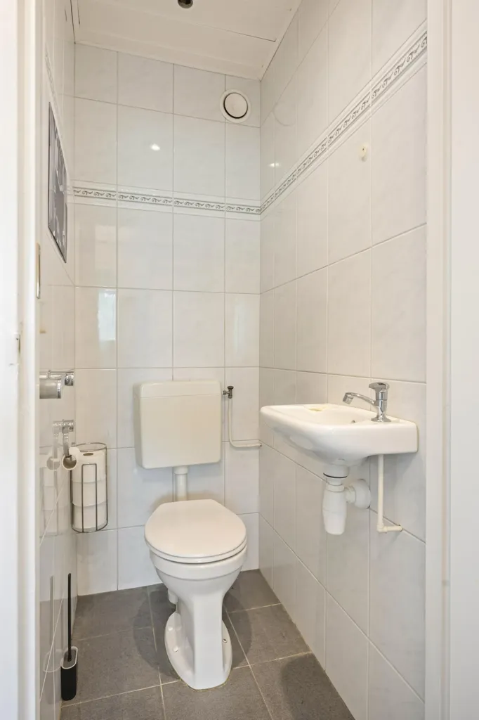Bathrooms - Apartment with Sea View in Buchten
