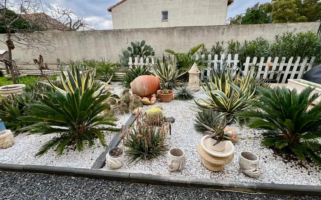 Jardin - Maison Plain Pied avec Jardin et Garage à Sauvian