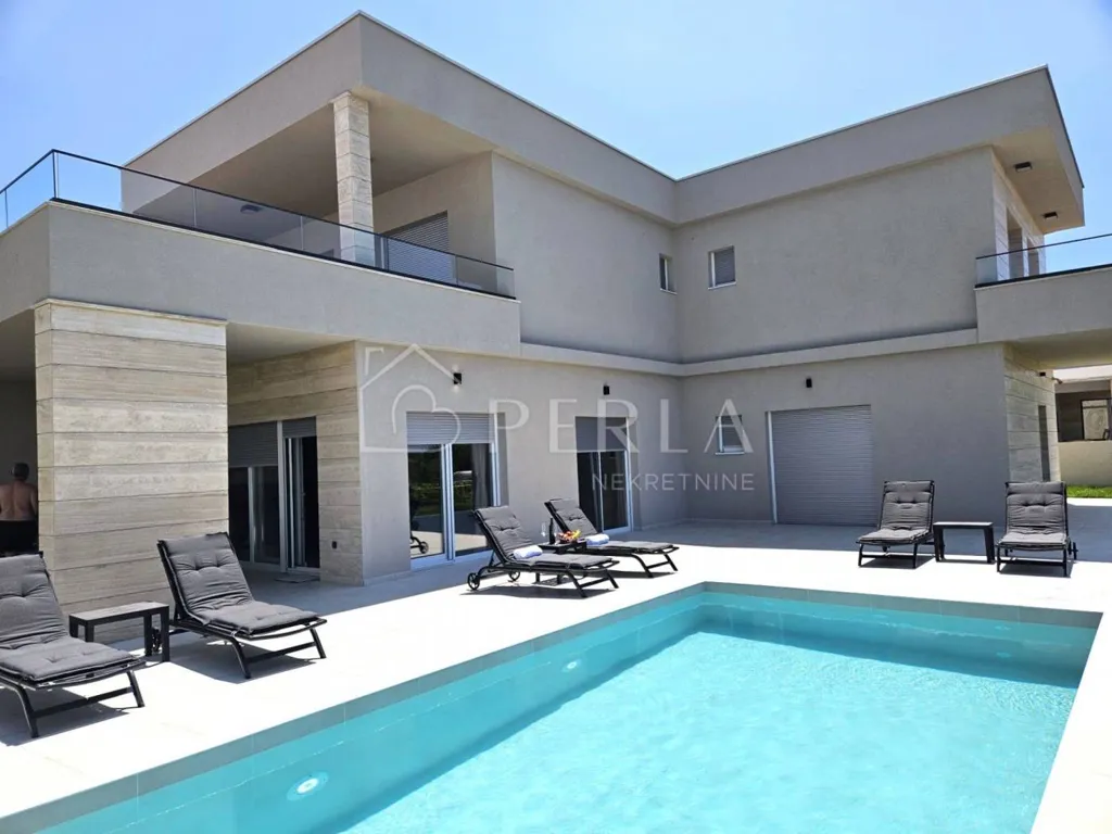 Piscina - Luxury Villa with Panoramic View in Nin