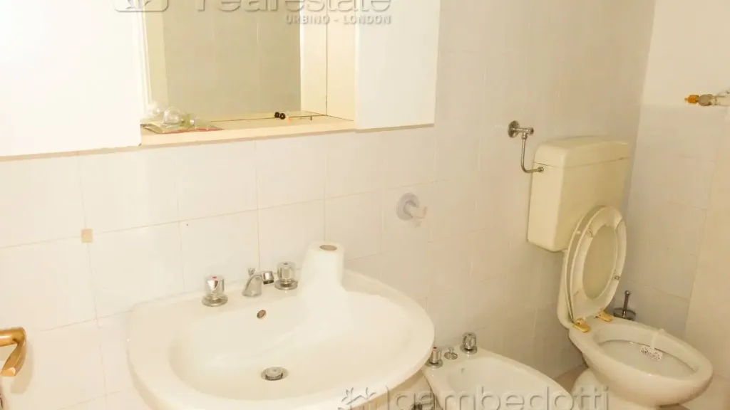 Salles de bain - Self-contained Studio with Garden View in Urbino