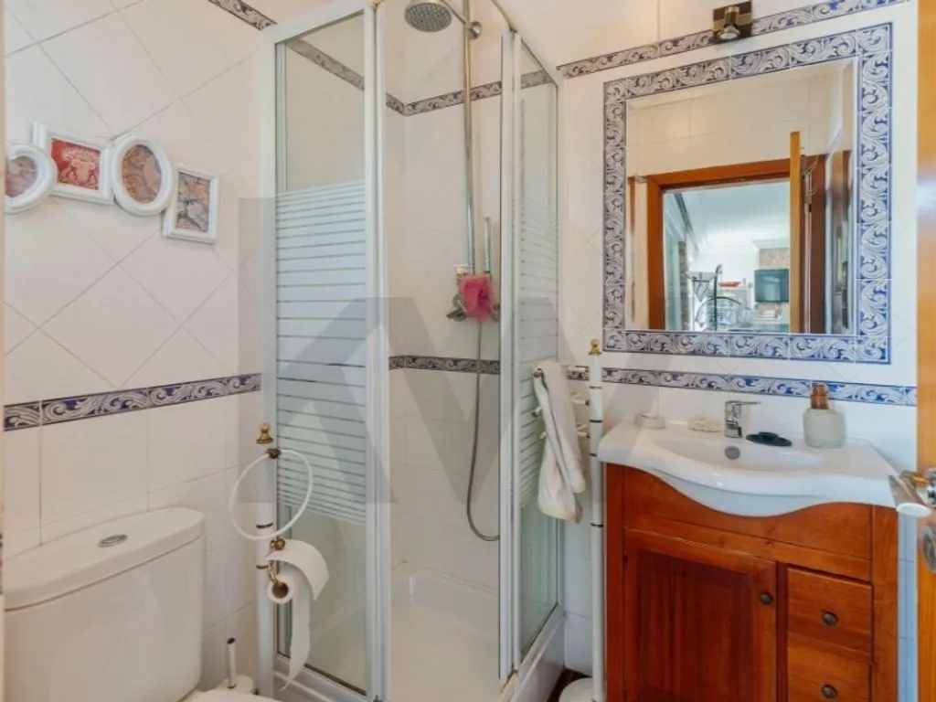 Salles de bain - Luxury House with Multiple Units in Setúbal
