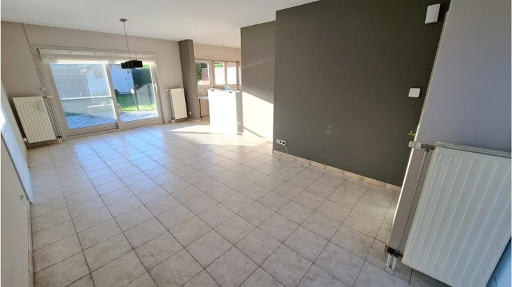 Köök - Spacious 3-Bedroom House with Garden in Dudzele