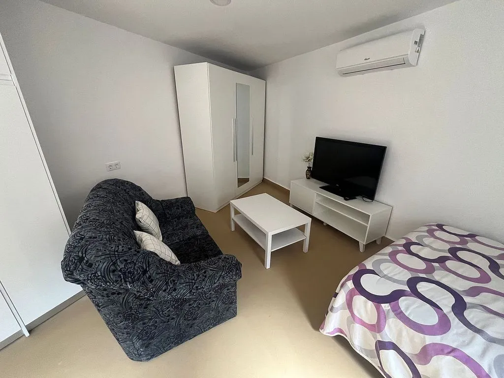 Chambres - Furnished Studio with Air Conditioning in Vva del Trabuco