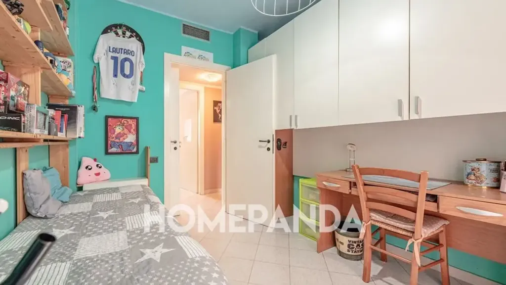 Chambres - 4-Bedroom Apartment with Balconies in Sestu