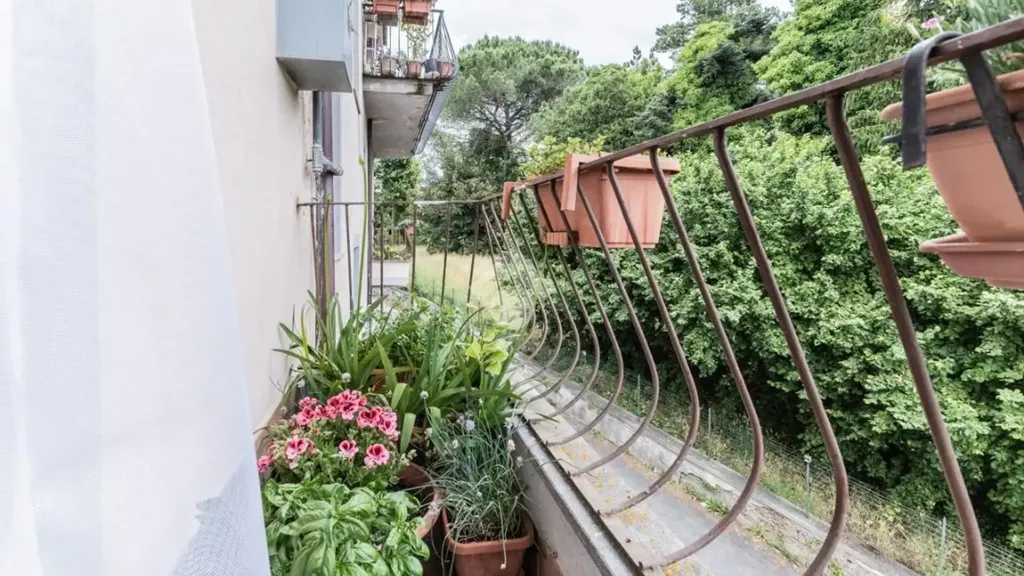 Rõdu - Rearranged Apartment with Balcony in Sutri