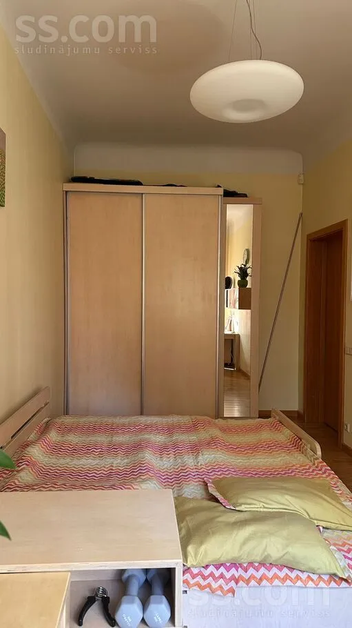 Magamistoad - Renovated Apartment with Courtyard View in Riga Centre