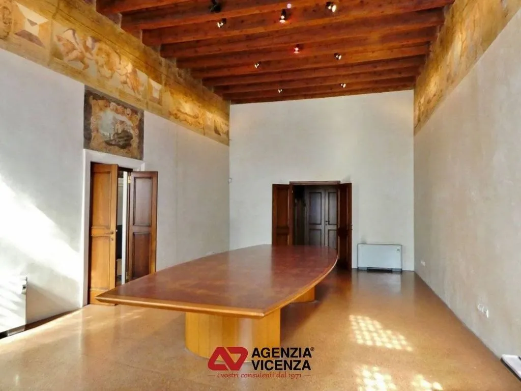 Salle à manger - Historic Office with Elevator in Vicenza