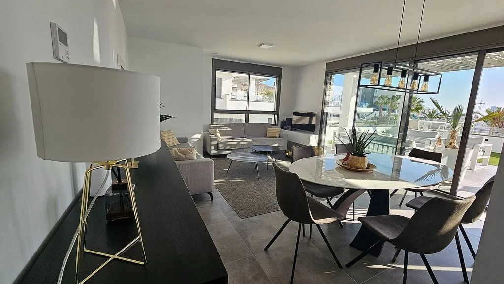 Söögituba - Penthouse with Pool in Cala de Finestrat