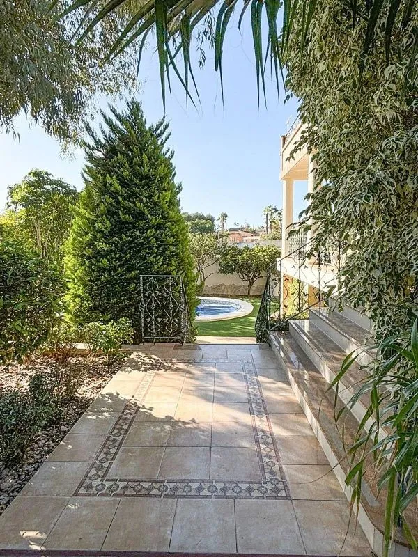 Piscine - Luxury Villa with Pool in Ciudad Quesada