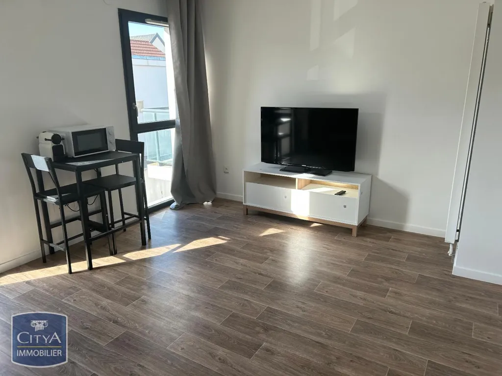 Séjour - Studio Meublé avec Ascenseur à Troyes