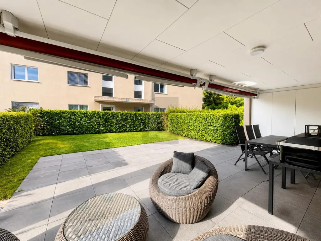 Terrasse - Modern Flat with Loggia in Mönchaltorf