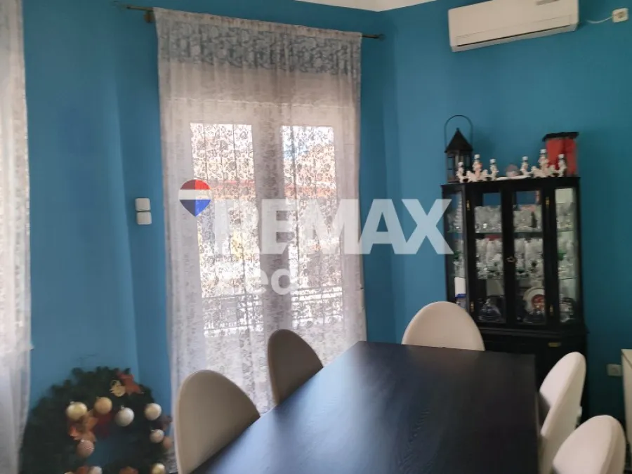 Söögituba - Apartment with Balcony in Piraeus, Tabouria