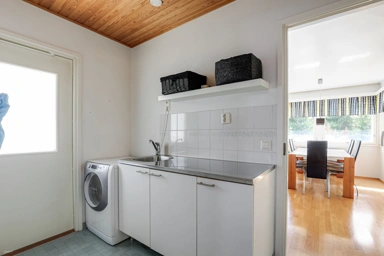 Buanderie - Spacious Apartment with Sauna in Sepänkylä