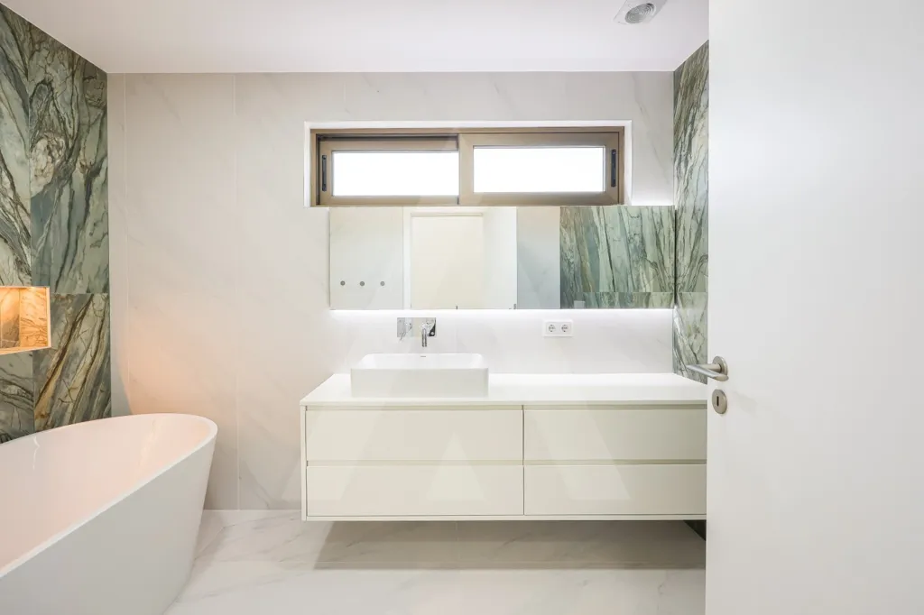 Salles de bain - Contemporary Villa with Ria View in Ílhavo