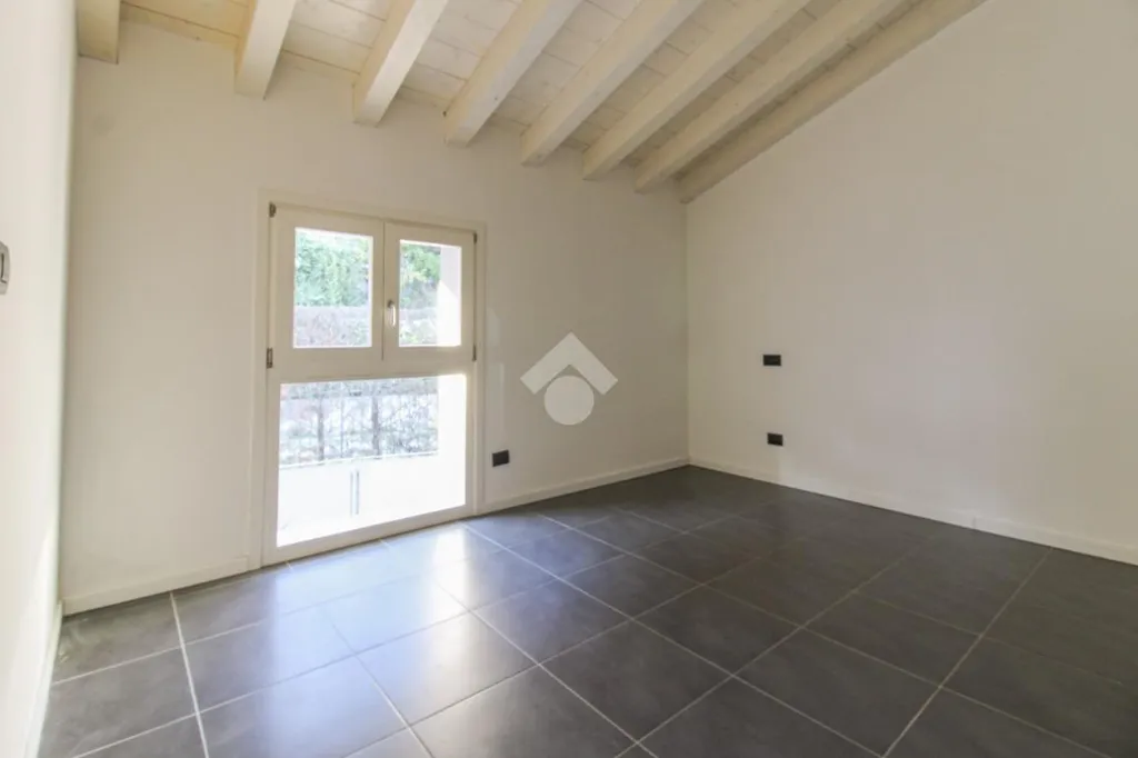 Toad - Trilocale with Private Balcony in Roè Volciano