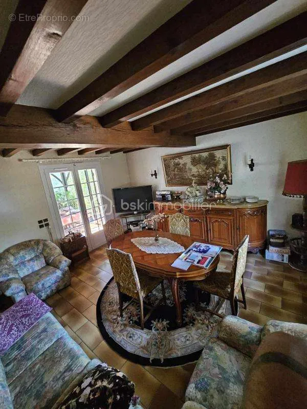 Sala da pranzo - Charming House with Garden in Coutras