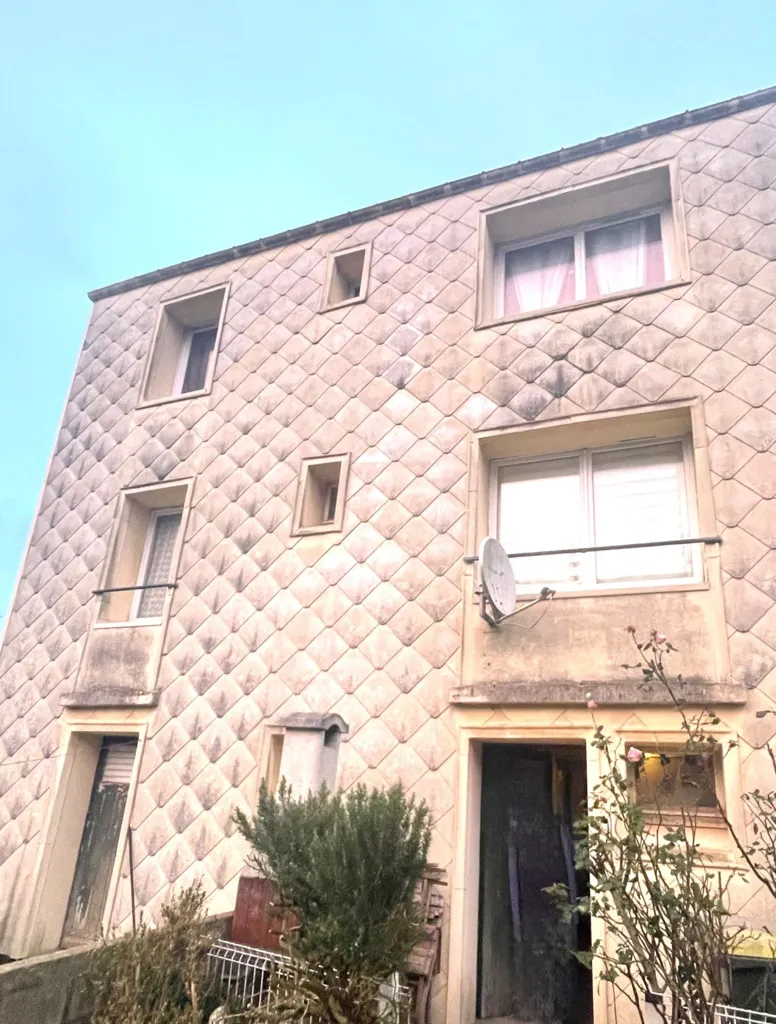 Außenansicht - Two-Unit Building with Garages in Boulogne-sur-Mer