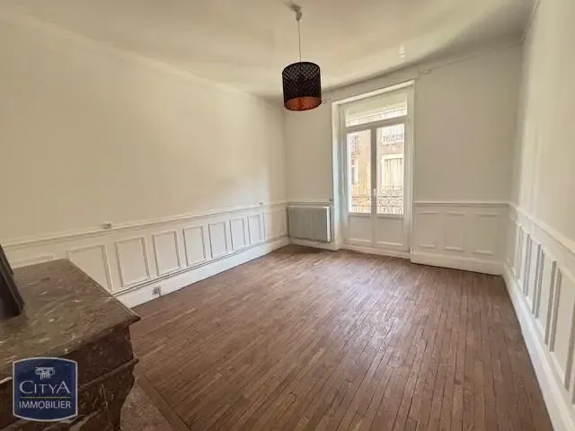 Rooms - Charming 3-Bedroom Apartment with Private Garden in Nancy