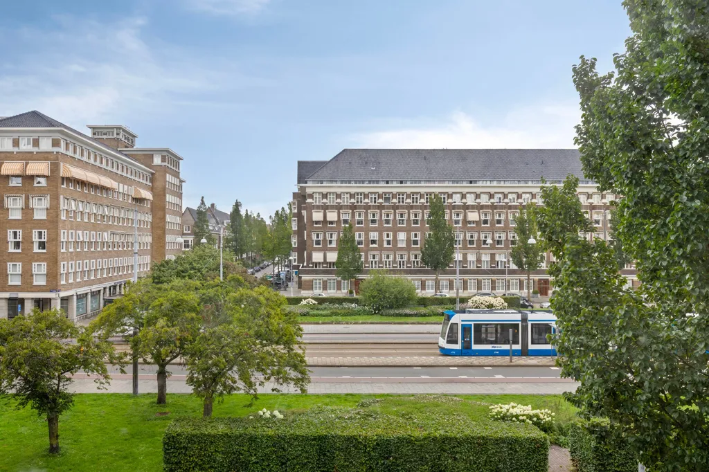 Õhuvaade - Corner Apartment with South Facing in Amsterdam