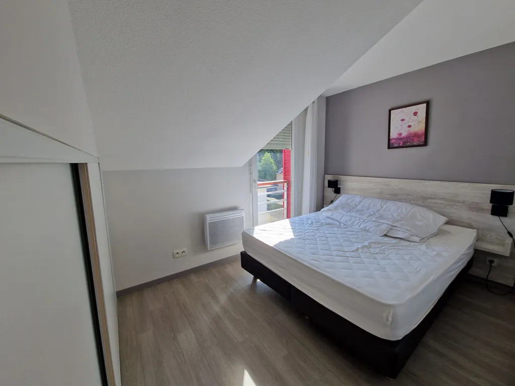 Chambres - Duplex meublé avec balcon à Nantes