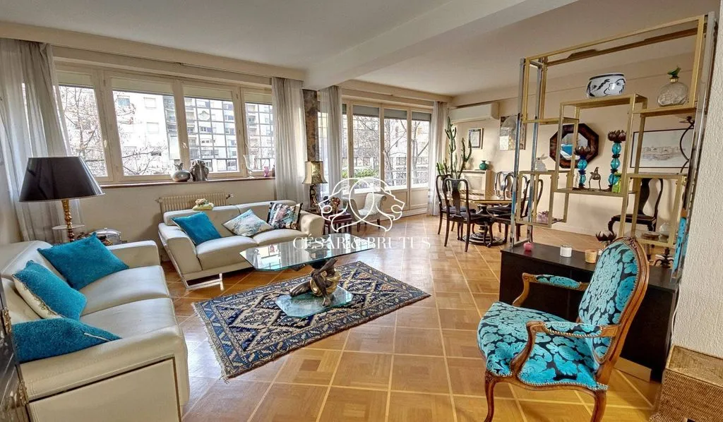 Elutuba - Luxury Apartment with Balcony in Lyon's 6th Arrondissement