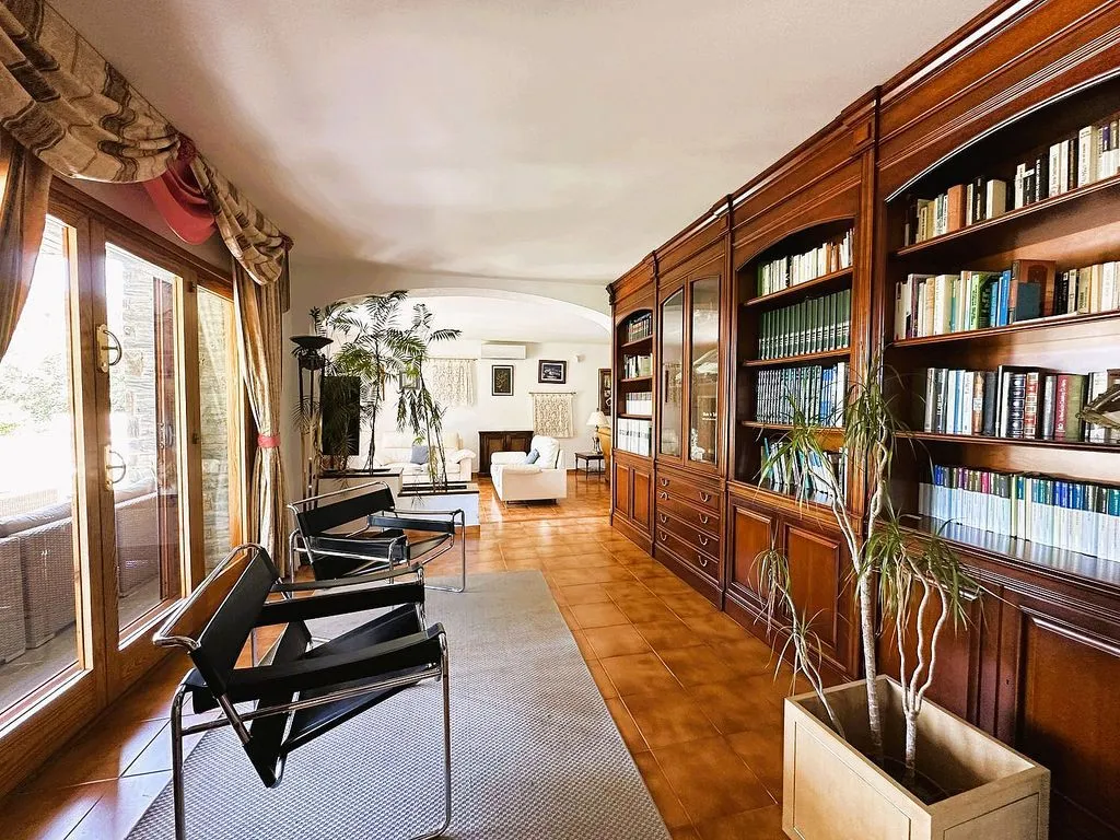 Bureau - Luxury House with Panoramic Views in Arenys de Munt