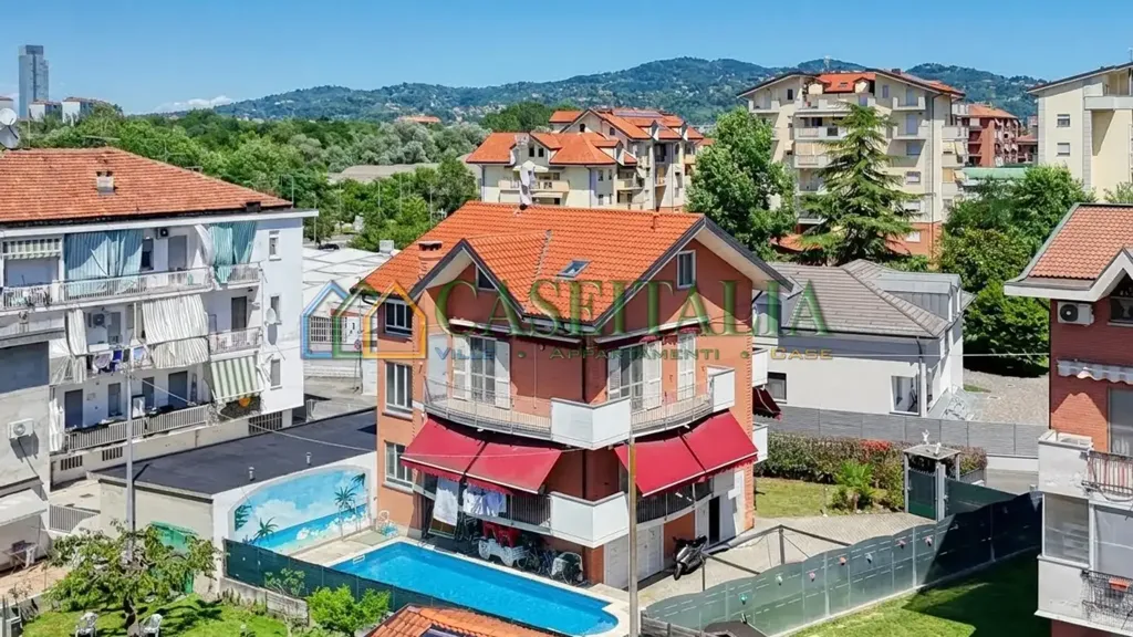Õhuvaade - Duplex Villa with Pool in Nichelino