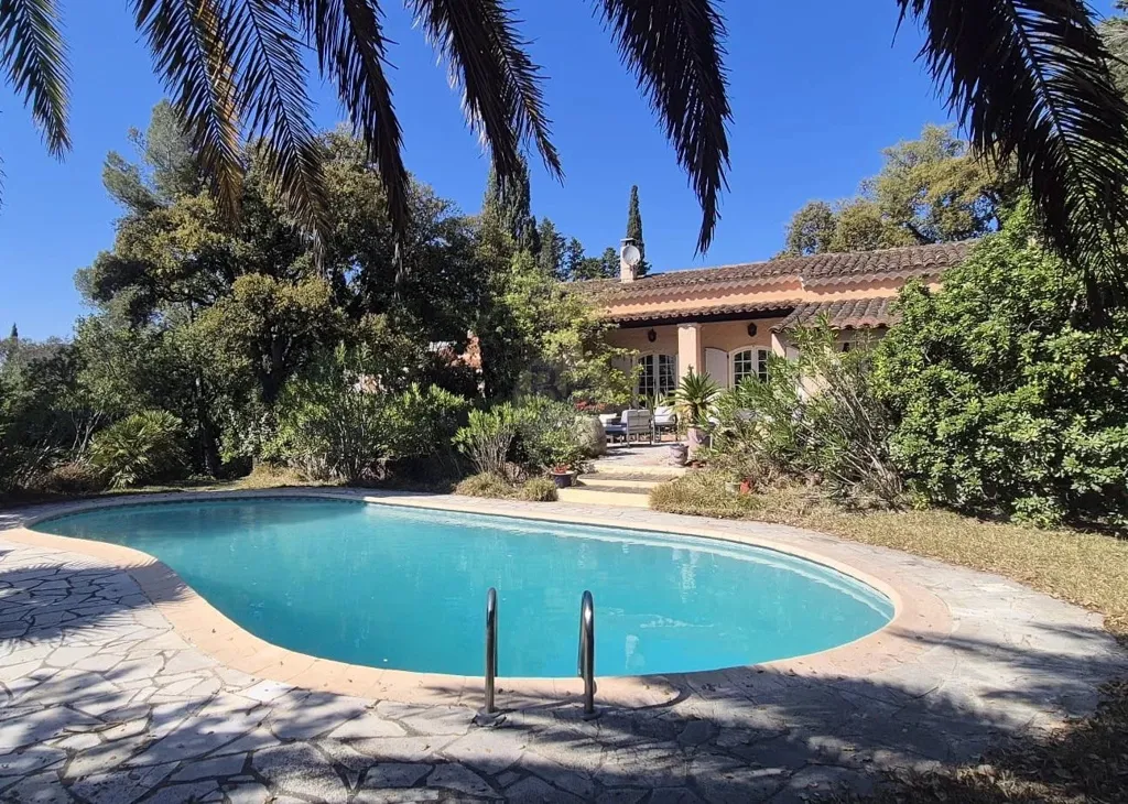 Bassein - Provençal Villa with Pool in Fréjus