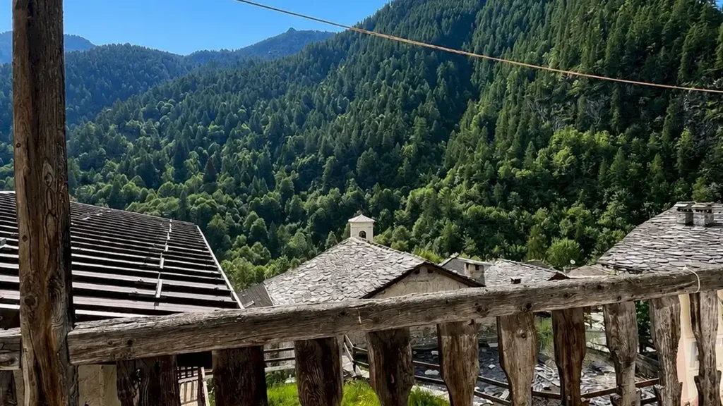 Balcon - Alpine Baita with Mountain Views in Canosio