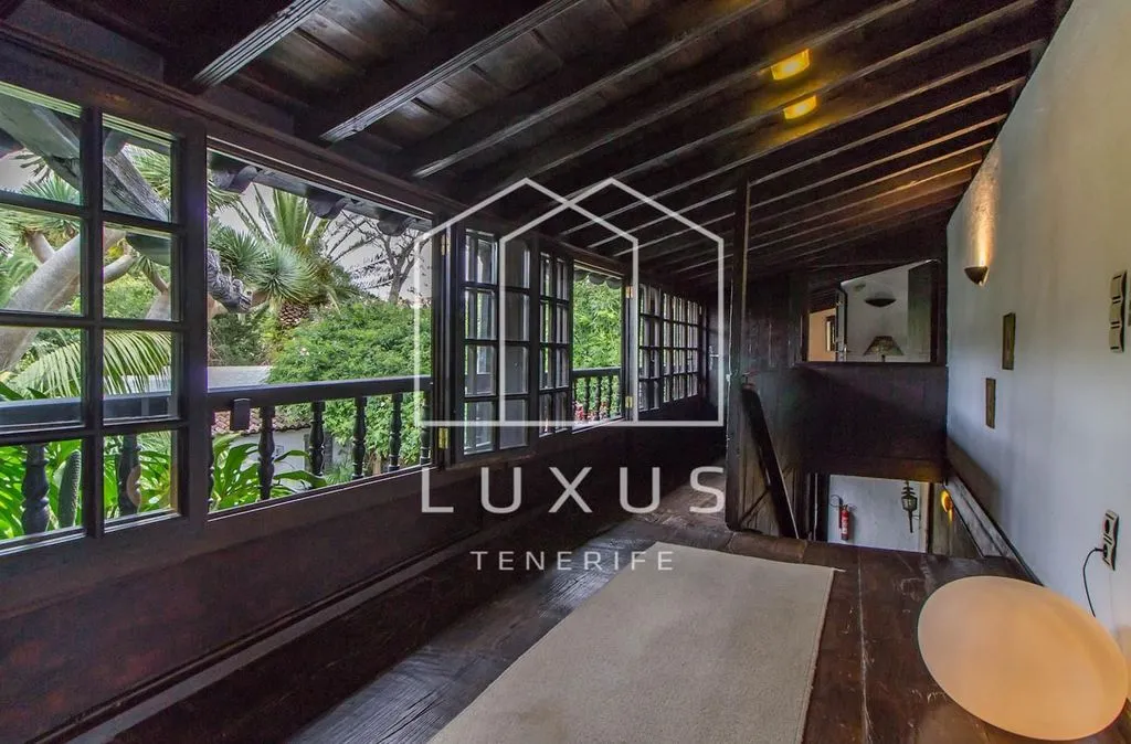 Terrazza - Historic Villa with Pool in Tacoronte