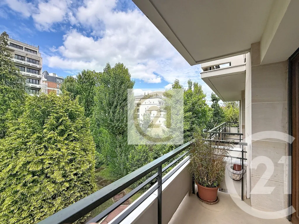 Rõdu - Refurbished Studio with Balcony in Saint-Cloud